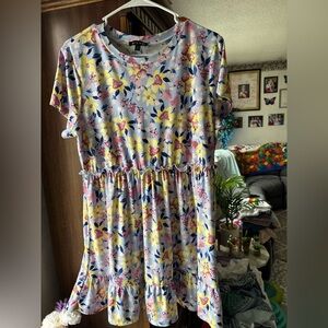Worn 1time blue dress with flowers size. XL